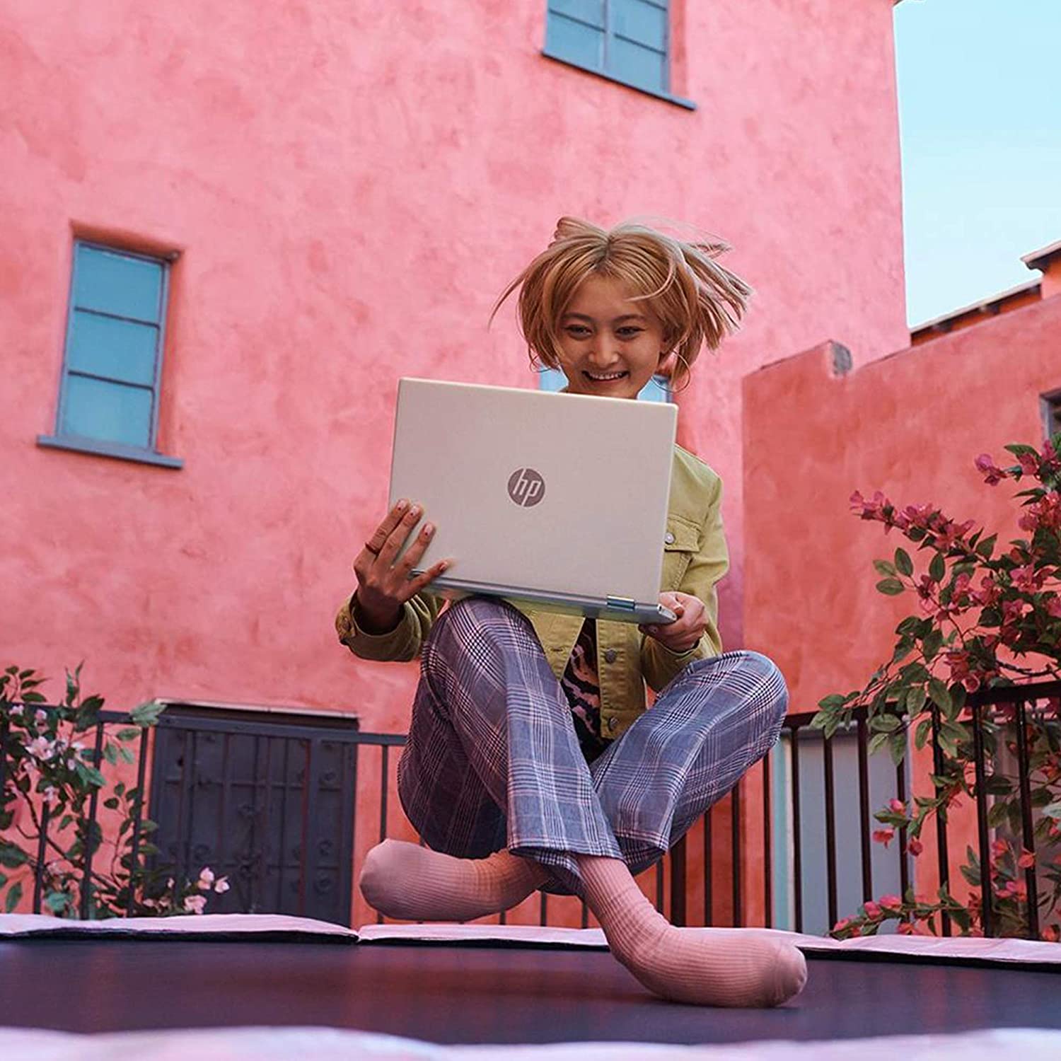 HP Pavilion x360 14-inch 2-in-1 Convertible Laptop, Intel Core i5, 8 GB RAM, 512 GB SSD Storage, Intel UHD Graphics, Windows 10 Home, Amazon Alexa Voice Compatible (14-dh2011nr, Natural Silver)