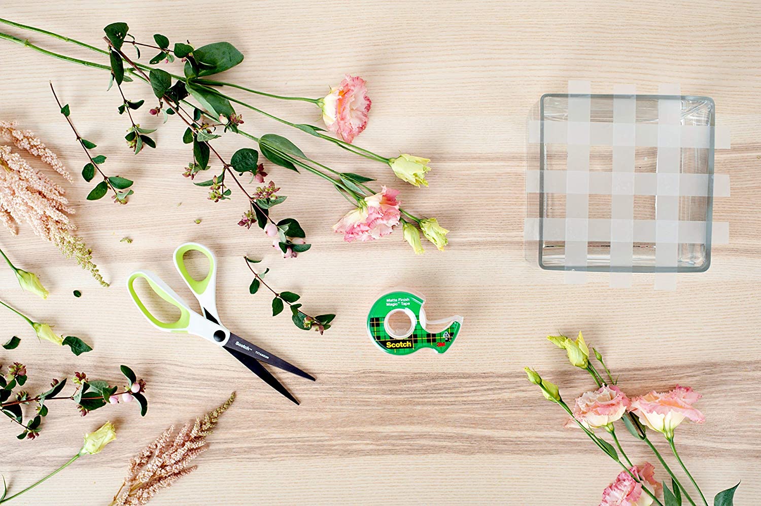 Scotch Magic Tape, 6 Rolls, Numerous Applications, Invisible, Engineered for Repairing, 3/4 x 650 Inches, Boxed (6122) Scotch Magic Tape, 6 Rolls, Numerous Applications, Invisible, Engineered for Repairing, 3/4 x 650 Inches, Boxed (6122)