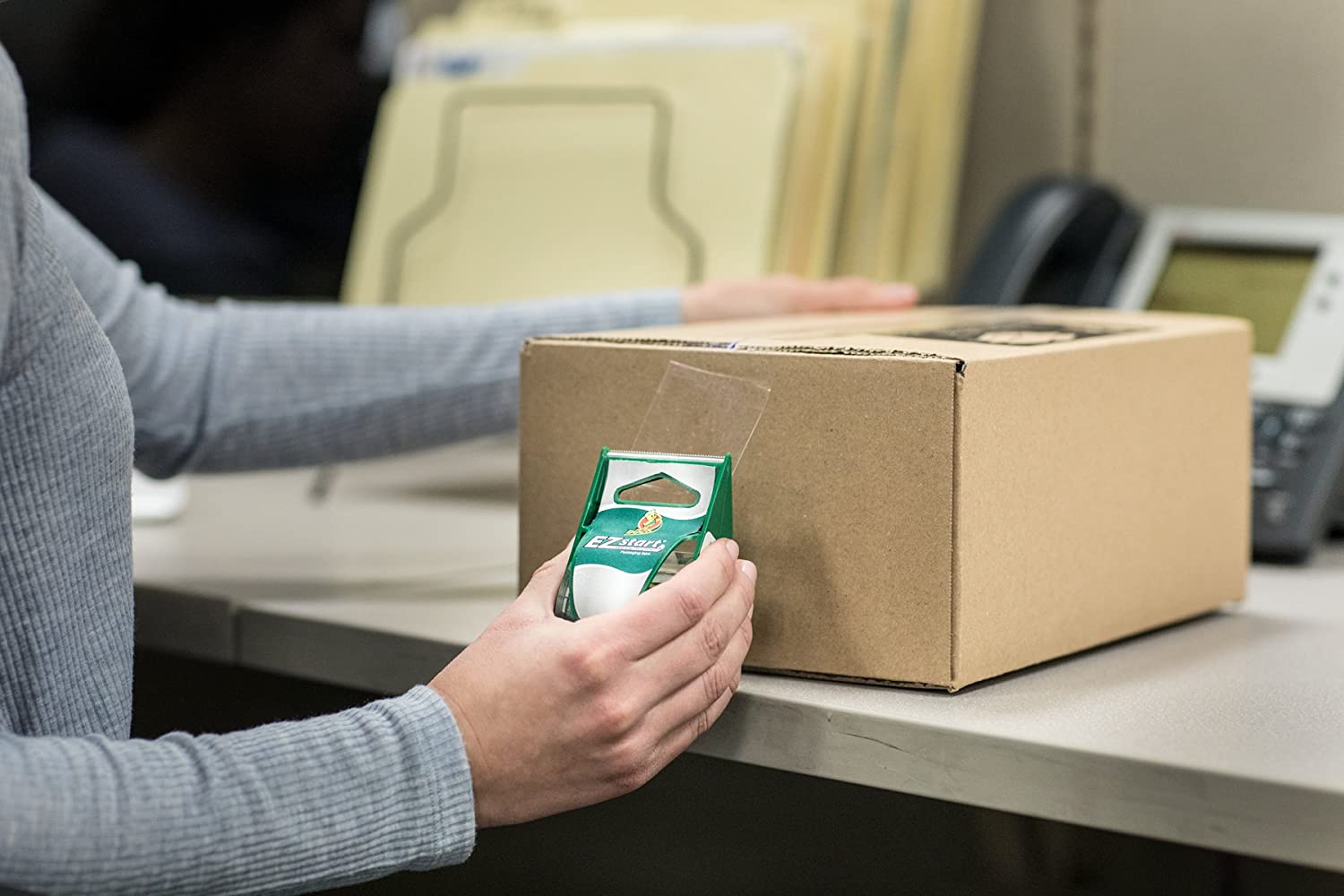 Duck EZ Start Brand Packing Tape with Dispenser, 6 Rolls, 1.88 Inch x 22.2 Yard, Clear (824922)