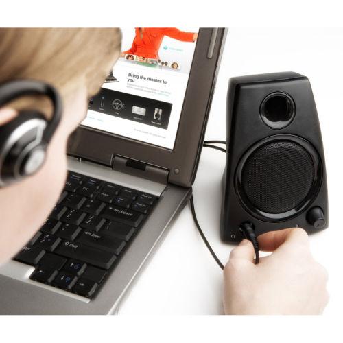 Logitech 3.5mm Jack Compact PC / Laptop Stereo Speakers in Black | Z130